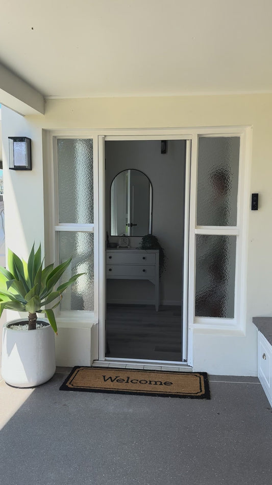 Single Door Retractable Fly Screen
